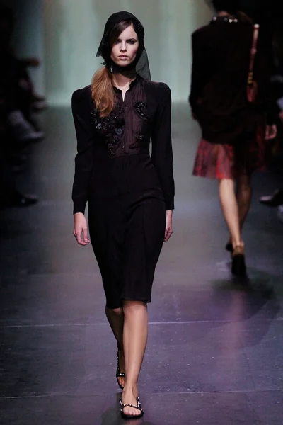 Look 28